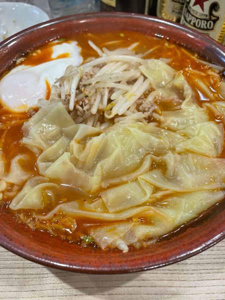 「辛味噌ワンタンメン 半熟卵」@らーめん 高尾の写真