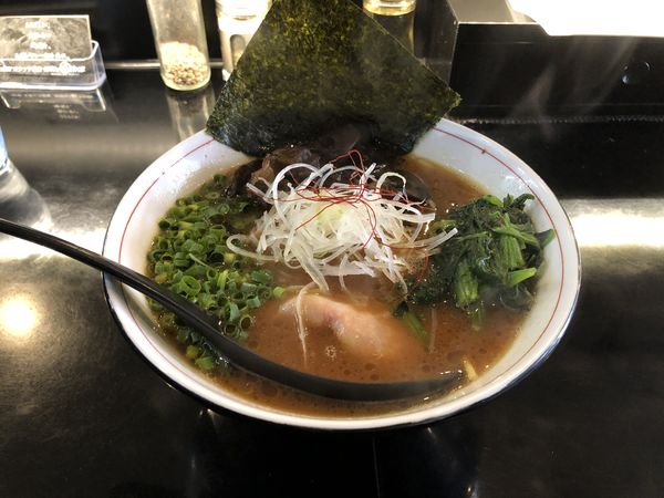 「豚骨醤油 Ramen 850円 + クーポンキクラゲ」@SHOWTIME-Ramen-の写真