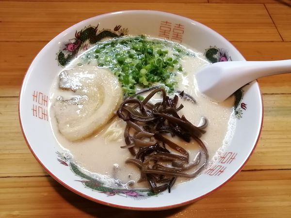 「博多豚骨ラーメン　　620円」@コハクノトキの写真