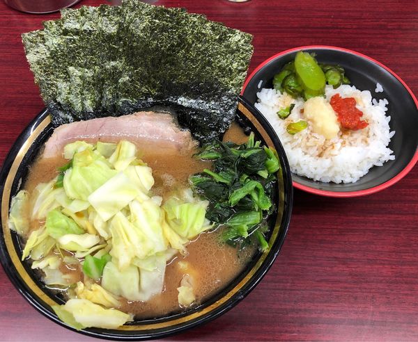 「ラーメン＋海苔＋キャベツ＋ライス（無料）」@麺家 紫極 大泉学園店の写真