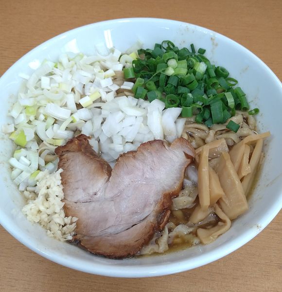 「濃厚煮干豚骨ラーメン大+刻み長ネギ」@たかふじの写真