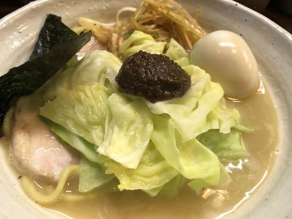 「熟成練り醤油ラーメン 並＋味玉（950円）」@『   』（無銘）の写真