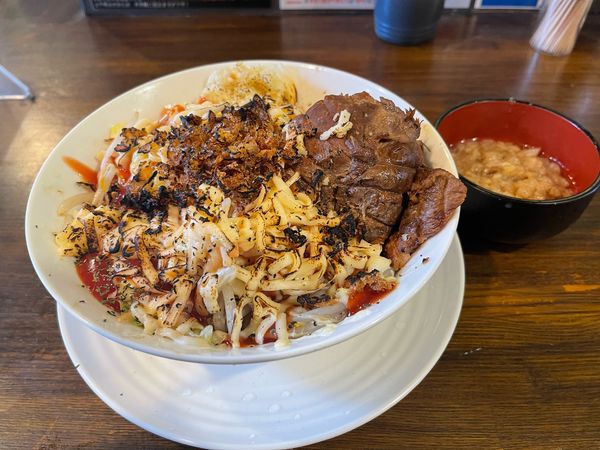 「ピザ汁なし＋フライドオニオン」@道の途中の写真