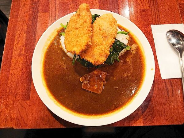 「手仕込みヒレカツカレー+ほうれん草のソテー」@弐番亭の写真
