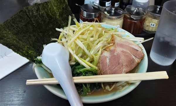 「ねぎラーメン（900円）+ランチライス（100円）」@ラーメン 吉田屋の写真