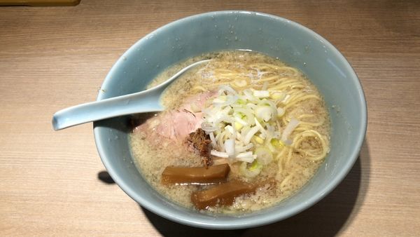 「朝ラーメン¥600」@まるえ中華そばの写真