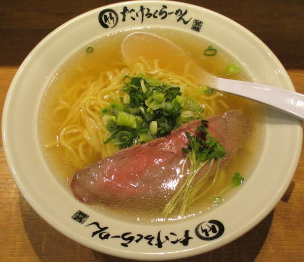 「牛塩らーめん 500円※新店開店祭価格 通常850円」@たけろくらーめん 高田馬場店の写真