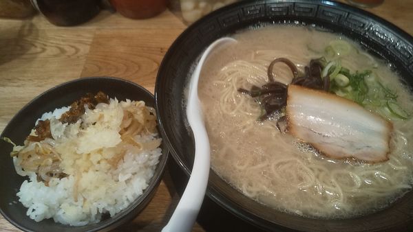 「さざなみラーメン+ライス(¥750+100)」@とんこつ拉麺 漣の写真