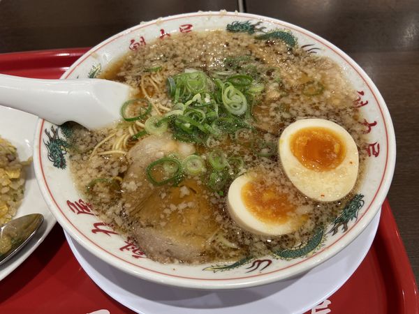 「特製醤油味玉ラーメン焼き飯セット(1089円)」@ラーメン魁力屋 イオンモール水戸内原店の写真