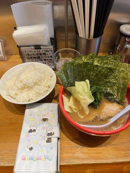 「ヤバイらーめん並海苔増し硬め濃いめ、ライス」@圭一屋 本店の写真