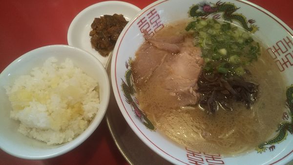 「ガツンラーメン+半ライス+辛子高菜(700+100+100)」@博多ラーメン ガツン 両国店の写真