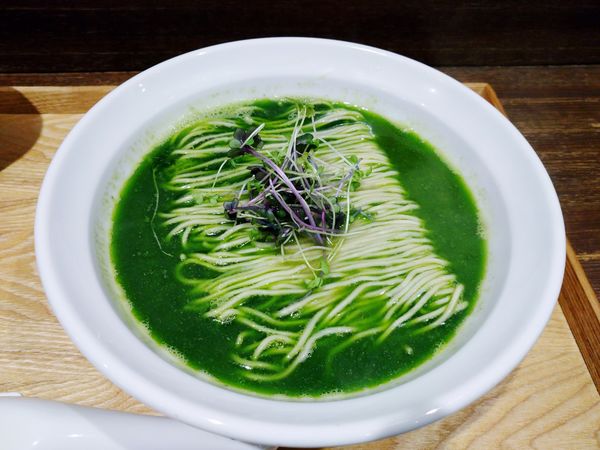 「ニラ煮干蕎麦（９００円）＋オマール海老の和え玉（４００円）」@NIBOSHIMANIAの写真