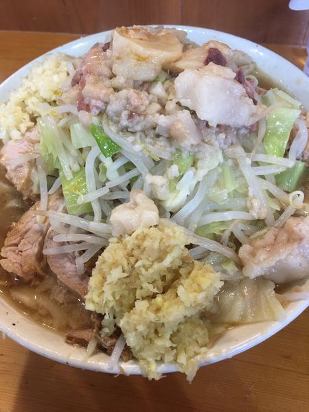 「ラーメン(小) 950円　生卵　50円」@ラーメン 滋悟郎の写真