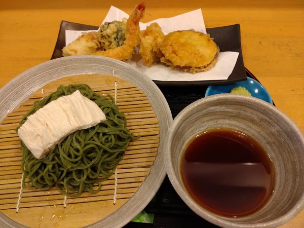 「（ランチ限定・１０食）日替わり天蕎麦　８５８円」@白花咲々の写真