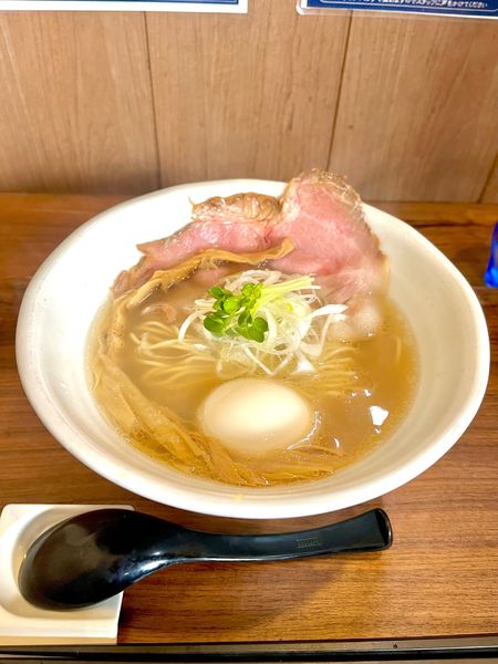 「塩と貝のラーメン【TP】味玉」@ラーメン 健やかの写真