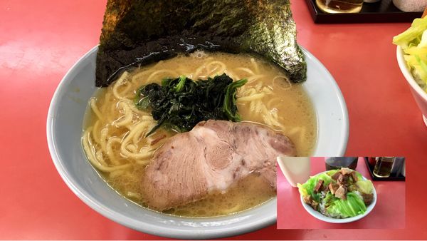 「ラーメン(並盛・麺硬め)＋キャベチャーご飯＋ビンビール」@ラーメン ひなた屋の写真