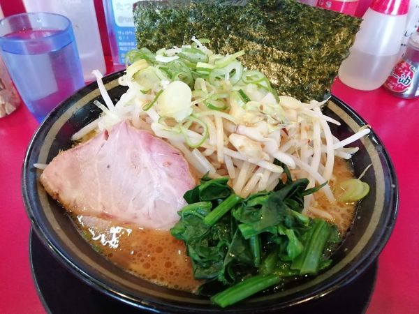 「ラーメン￥850+野菜（中）￥150」@家系ラーメン たつ家の写真