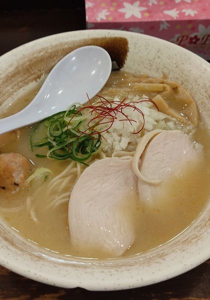 「濃厚鶏白湯そば」@濃厚鶏そば 麺屋武一 秋葉原店の写真