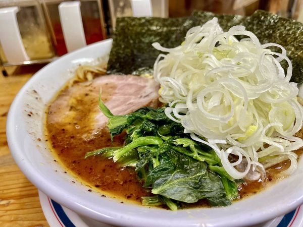 「焦がしにんにくラーメン ＋ ネギ増し」@横浜家系ラーメン 武蔵境つばさ家の写真