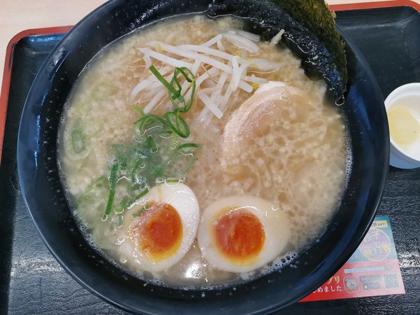 「にんたまラーメン」@ゆにろーず 流山店の写真