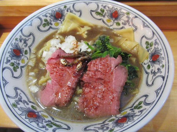 「すごい煮干しラーメン(873円)」@すごいビーフ煮干しラーメン ビーフキッチンスタンド 秋葉原店の写真