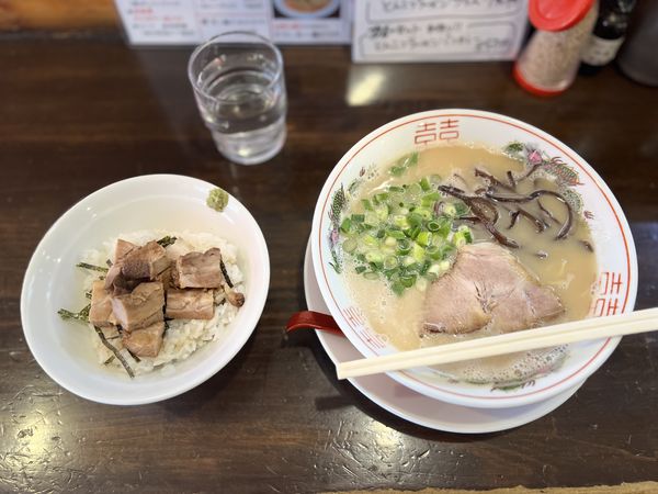 「Bセット　とんこつラーメン＋チャーシュー丼880円」@萬福本舗の写真