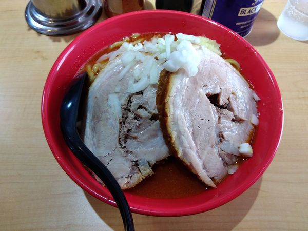 「辛い中ラーメン（麺300g、豚一枚）＋豚一枚」@麺屋 もりのの写真
