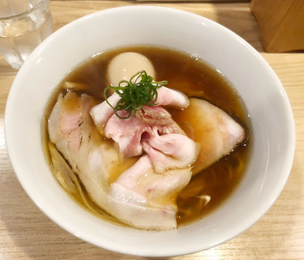 「特製醤油らーめん＋鴨ロース　1200円＋450円」@らーめんMAIKAGURAの写真