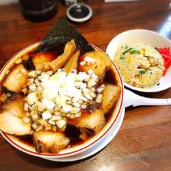 Wチャーシューめん＋半チャーハン