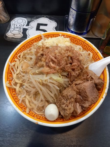 「ラーメン少なめ(豚一枚)￥880」@えどもんどの写真