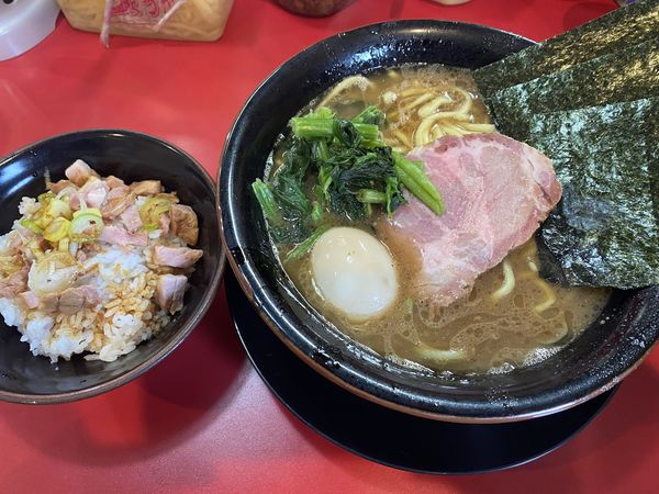 「ラーメン　たまご　半賄い飯」@家系ラーメン とらきち家の写真
