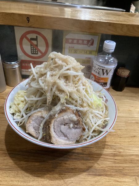 「ラーメン大（４００g）＋豚１枚追加・野菜マシ（１０６０円）」@デカ盛り戦隊 豚レンジャーの写真