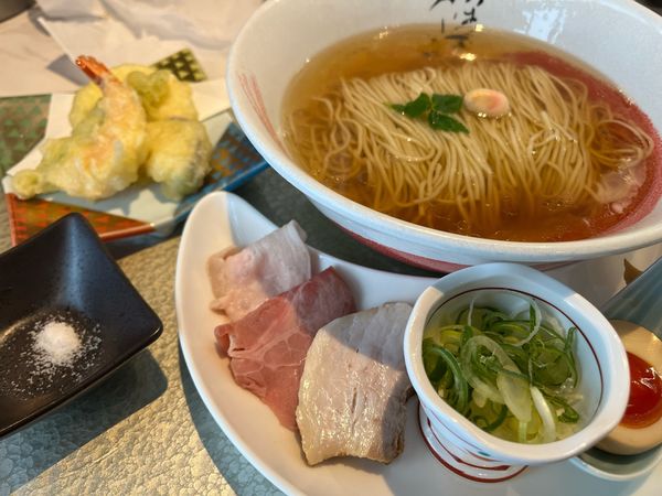 「中華そば白　天麩羅付き」@らぁ麺・つけ麺 彩はにほへとの写真