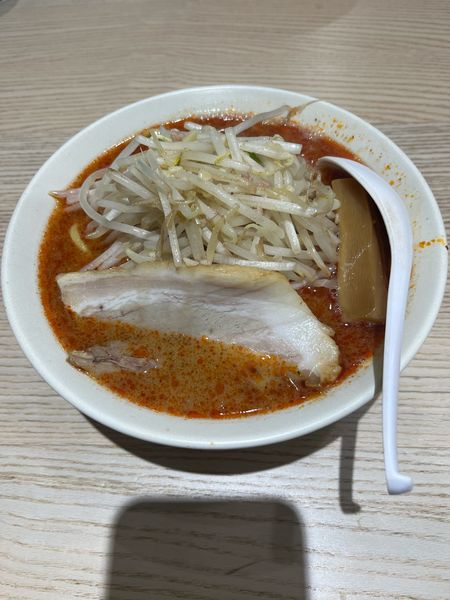 「辛味噌ラーメン 980円」@味噌麺処 花道庵 北参道店の写真