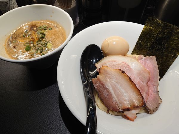 「特製濃厚豚骨魚介つけ蕎麦(1250円)」@百合の咲く場所の写真