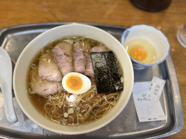 「小盛チャーシュー麺 1050円＋生玉子50円」@大勝軒 昭島店の写真