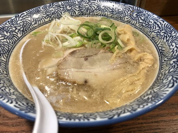 「貝だし豚骨ラーメン醤油」@炭火串焼き・ラーメン にのまえの写真