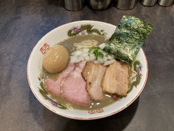 「特製濃厚煮干らーめん」@西永福の煮干箱の写真