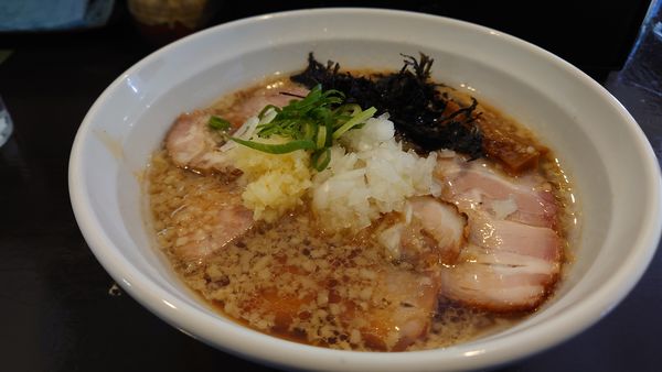 「背脂生姜チャーシュー麺　¥950」@中華そば 弥栄の写真