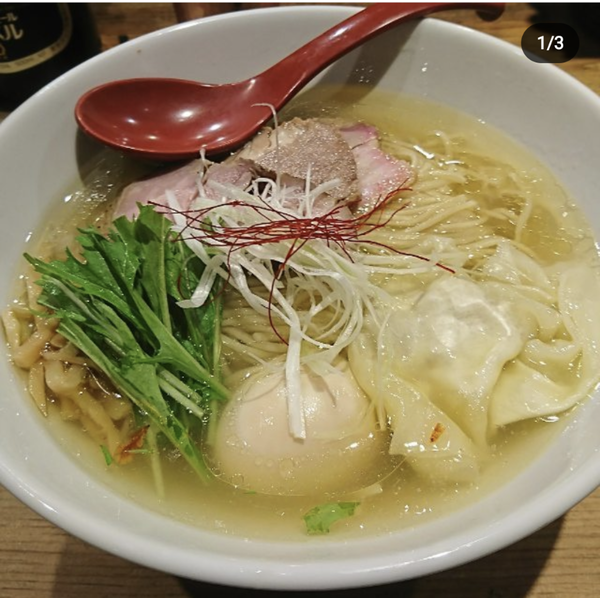 「香彩鶏だし特製塩ラーメン」@麺屋 翔 西新宿本店の写真