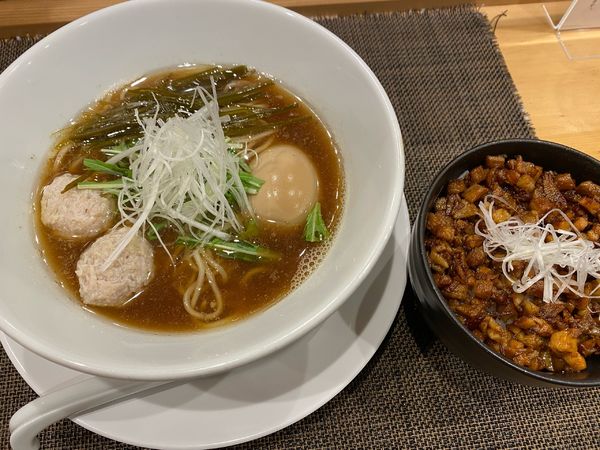 「味玉醤油らーめん+チャーシュー丼」@自家製麺ほんまの写真