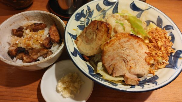 「汁なし・大盛・炙りチャーシュー丼 ￥1,260円」@らーめん勇の写真