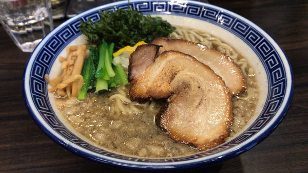 「烏賊背脂煮干中華そば　880円」@錦糸町中華そば さん式の写真