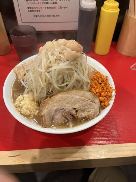 「ラーメン小、全マシ」@ラーメン鷹の目 北千住店の写真
