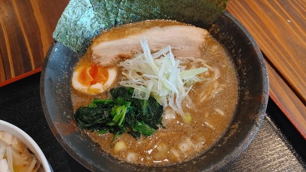 「魚介とんこつラーメン」@ラーメン 白 松本駅前店の写真