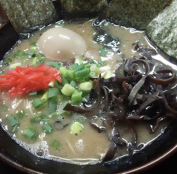 「ラーメン たまご のり」@博多長浜らーめん ぼたんの写真