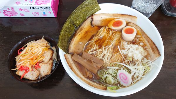 「醤油ラーメン 730円 + 賄いチャーシュー丼 280円」@麺屋こうきの写真