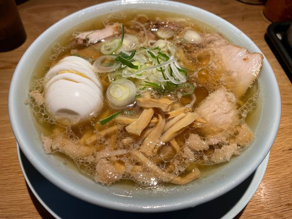 「中華そば 茹で卵スライス」@えっちゃんラーメン。 田町店の写真