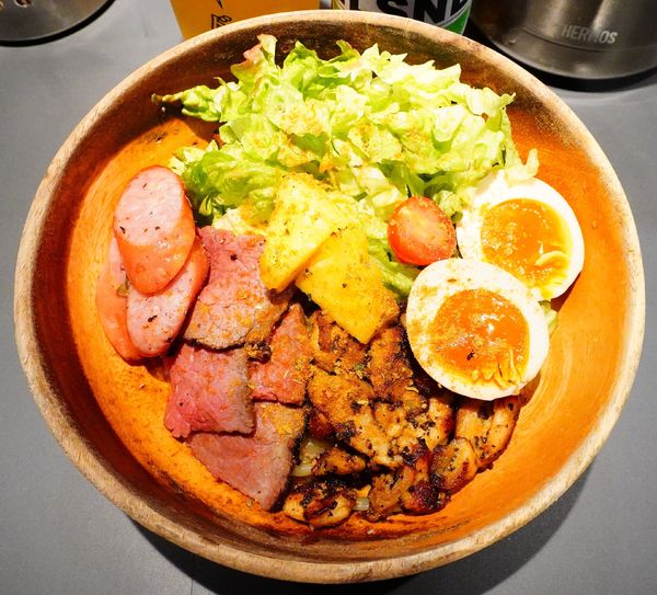 「パイソンパレット＋味玉＋箕面ビール」@ハンディクラフトワークス 中目黒店の写真