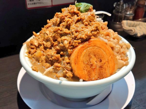 「肉肉カレー二郎系らーめん ヤサイアブラ増し」@らーめん 三極志の写真